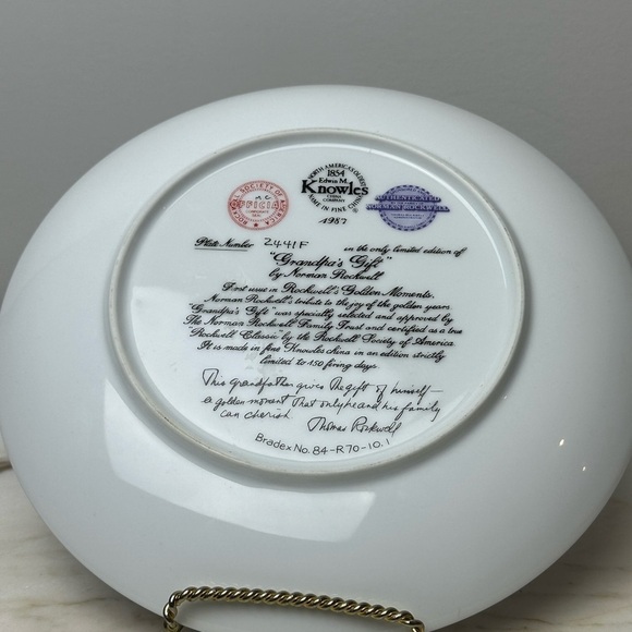 Edwin M Knowles Norman Rockwell Grandpa's Gift Plate - Picture 7 of 9